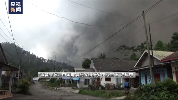 斯特龙博利火山再次喷发，政府及时关闭岛上的学校